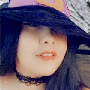 Meet your Posher, Priscilla